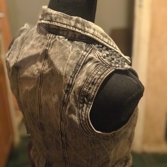 Denim vest with stud detailing - Picture 2 of 4